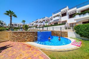 Bazén v ubytování Apartamento Azul Beach La Mata Playa nebo v jeho okolí