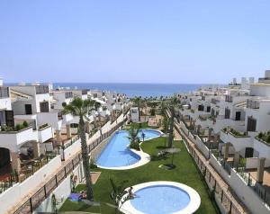 Bazén v ubytování Apartamento Azul Beach La Mata Playa nebo v jeho okolí