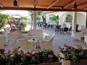 מסעדה או מקום אחר לאכול בו ב-Hotel Gabbiano Beach