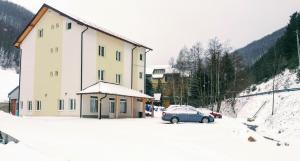 Galeriebild der Unterkunft Vila Vuk Wolf in Brzeće