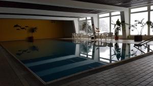 Bazén v ubytování Appartement in Sankt Englmar mit KlimaWärmetauscher nebo v jeho okolí
