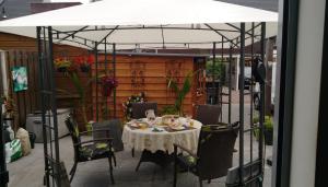 Εστιατόριο ή άλλο μέρος για φαγητό στο Bon Bed & Breakfast