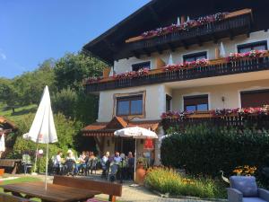 Hostia v ubytovaní B&B Pension Karlsdorfer Hof