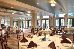 Restaurace v ubytování Niagara Crossing Hotel and Spa