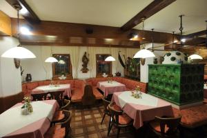 Restaurace v ubytování Gasthof Kirchenwirt