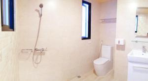A bathroom at See U Tainan Apartment