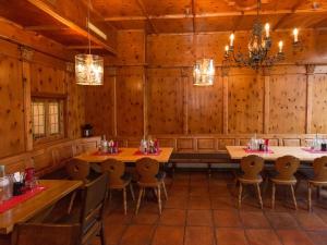 Restaurace v ubytování DORMERO Hotel München-Kirchheim Messe