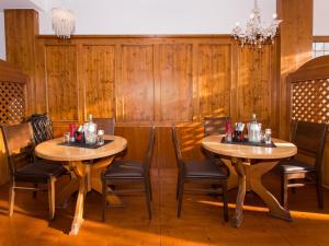 Getränke in der Unterkunft DORMERO Hotel München-Kirchheim Messe