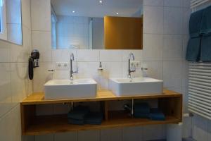 A bathroom at Ferienwohnung Brugger
