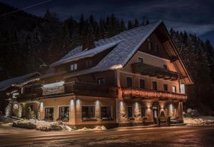 Hotel-Gasthof Strasswirt om vinteren