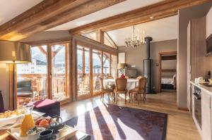 Kuchyň nebo kuchyňský kout v ubytování Chamois d'Or Hotel