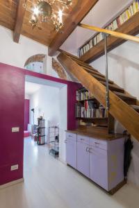 Kuchyňa alebo kuchynka v ubytovaní NAVIGLI 7 APARTMENT