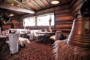 Restaurace v ubytování Hôtel Le Relais Alpin