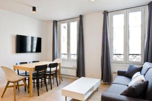 Svetainės erdvė apgyvendinimo įstaigoje Pick A Flat's Apartment rue d'Avron - Nation