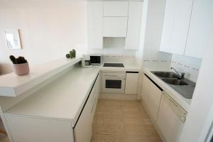
A kitchen or kitchenette at C227

