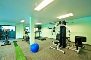 The fitness centre and/or fitness facilities at Admiral Suites Bangkok