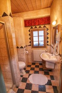 Phòng tắm tại Apartments Belopeški Dvori