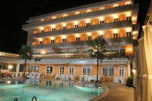 Bazén v ubytování Grand Hotel Osman Ristorante il Danubio nebo v jeho okolí