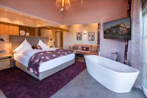 Voodi või voodid majutusasutuse Hotel Restaurant Der Engel, Sasbachwalden toas