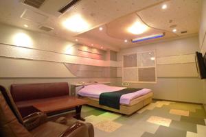 Postel nebo postele na pokoji v ubytování Hotel GOLF II Atsugi (Adult Only)