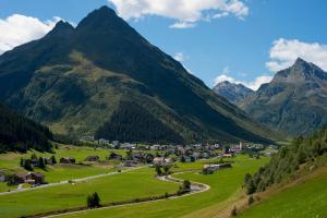 Afbeelding uit fotogalerij van Alpenromantik-Hotel Wirlerhof in Galtür