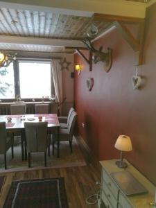 Chalet Catton Two Bedroom Appartement near Bad Kleinkirchheim的休息区