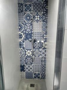 Łazienka w obiekcie Apartamentos El Vestuario