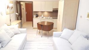 Η κουζίνα ή μικρή κουζίνα στο Apartment 32 Bombonierka Pod Aniołem +25 φωτογραφίες