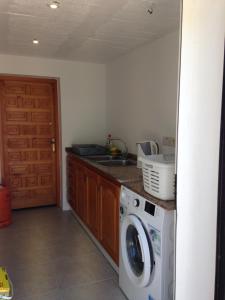 Η κουζίνα ή μικρή κουζίνα στο No 20 Bernia, Moraira