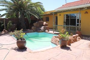 Gallery image of Flintstones Guest House Cape Town in Cape Town