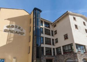 Bangunan di mana terletaknya hotel