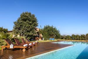 Casa S'Argela -cycling-tennis-swimming pool-billiards-wifi...の敷地内または近くにあるプール