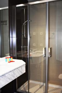 Kúpeľňa v ubytovaní Apartamentos Turísticos Pueri Cantores + 37 fotografií