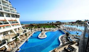 Bazén v ubytování Seaden Sea Planet Resort & Spa nebo v jeho okolí