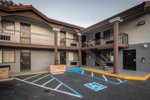 Gallery image of Bayhill Inn in San Bruno