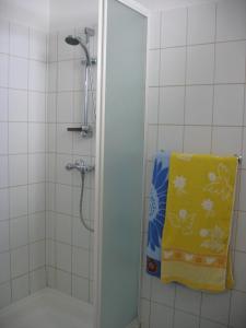 A bathroom at Doina Apartman