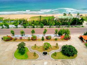 Gallery image of Long Beach Hotel in Tuy Hoa