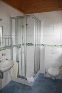 Koupelna v ubytování Gästehaus Sonnhalde