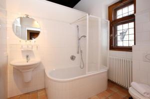 Koupelna v ubytování Schlossresidenz Fischhorn