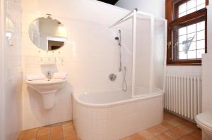 Koupelna v ubytování Schlossresidenz Fischhorn