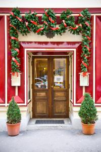 The facade or entrance of Graben Hotel