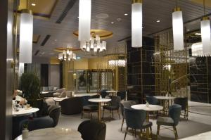 Ресторан / где поесть в Rocks Hotel & Casino