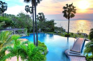 Kolam renang di atau dekat dengan Lux SL Luxury Style of Life 5