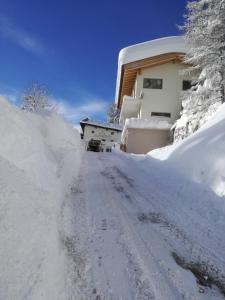 Ferienhaus Hubertus Tirol 1-8 Personen during the winter