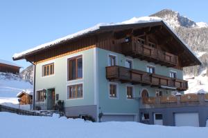 Haus Bergheim om vinteren