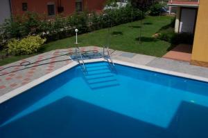 Bazén v ubytovaní Janó Apartman alebo v jeho blízkosti