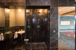 Koupelna v ubytování Das Kitz - deLuxe ChaletApartments