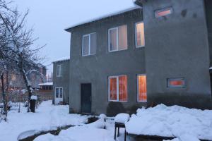 Inga Jafaridze Guesthouse Pele að vetri til