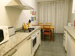 Kuchyňa alebo kuchynka v ubytovaní APARTAMENTO HARINERA-AOIZ