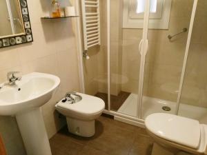 Kúpeľňa v ubytovaní APARTAMENTO HARINERA-AOIZ